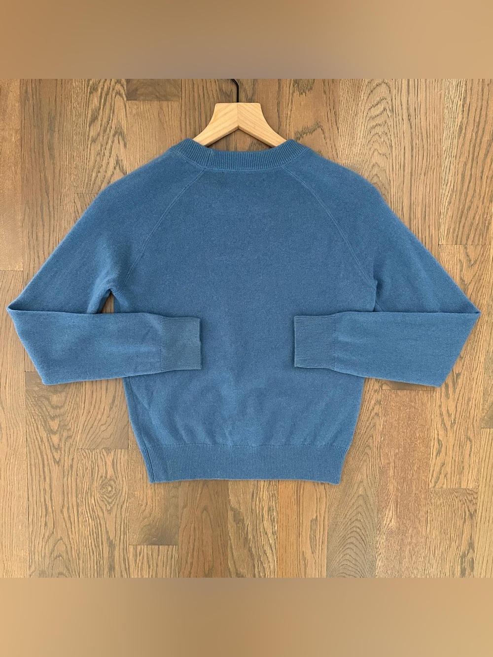 Quince Mongolian Shrunken Cashmere Sweatshirt in Cornflower Blue Extra Small - Picture 9 of 11